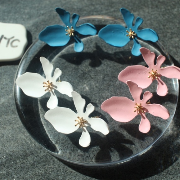 NEW Handmade Pink Lily small stud flower earrings - Picture 10 of 10